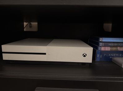 Xbox One S 500GB White - CONSOLE ONLY (No Controller)