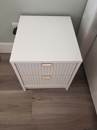 Bed side table