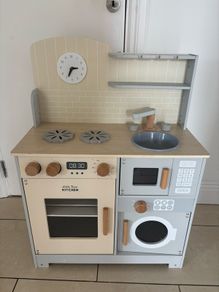 Kids kitchen free to take
