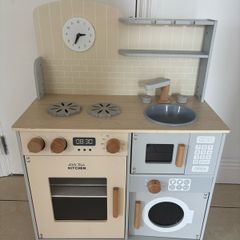 Kids kitchen free to take