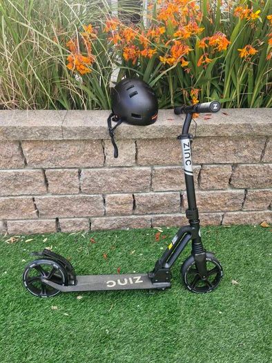 Scooter & Helmet