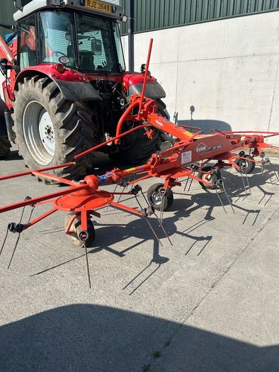 Kuhn  GF 502 Tedder