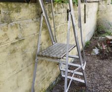 Aluminium platform steps