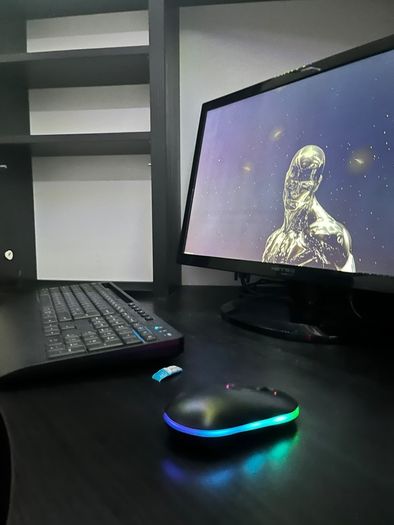 Ikea Micke Corner desk - Excellent Condition- Ideal Gaming Setup