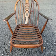 Retro vintage Ercol Windsor "Fleur de Lys" easy chair, designed by Lucian Ercolani