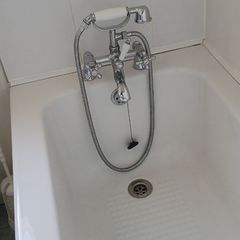 Bath and mixer taps