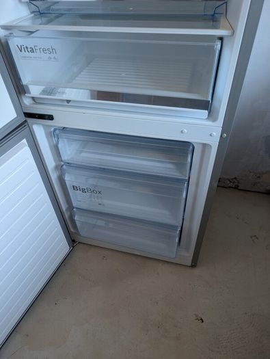 Huge Bosch Series 6 fridge-freezer