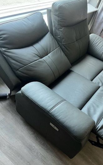 Quick sale Sorena Leather Electric Suite