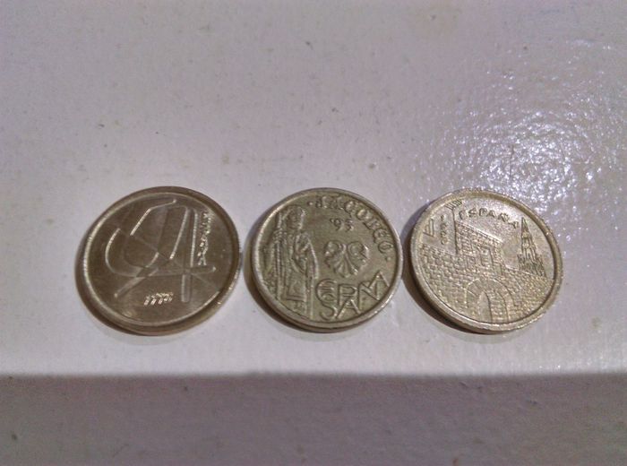 5 Pesetas x 3 Different coin