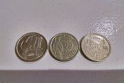 5 Pesetas x 3 Different coin