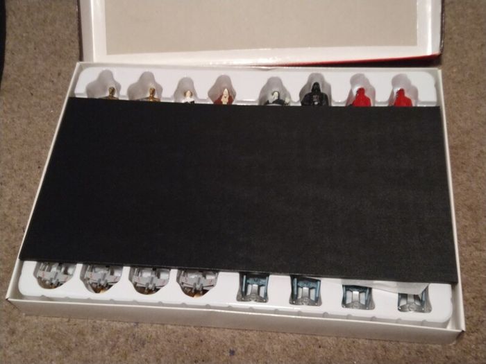 Vintage 1999 Star Wars Chess Set