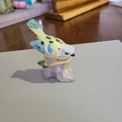 Bird figurine