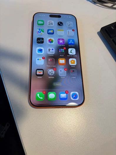 Iphone 17 Pro Max - cosmic orange