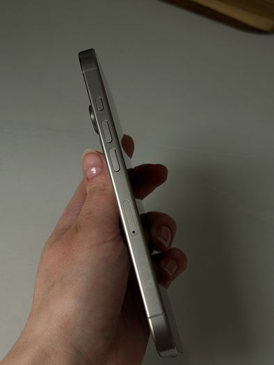 iPhone 16 Pro 128GB Natural Titanium