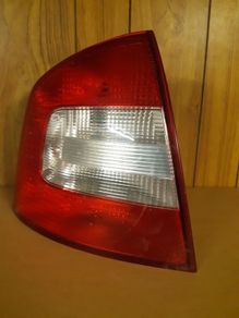 Skoda Octavia Saloon 09-13 O/s Rear Passenger  Tail Light Lens 1z5945095b