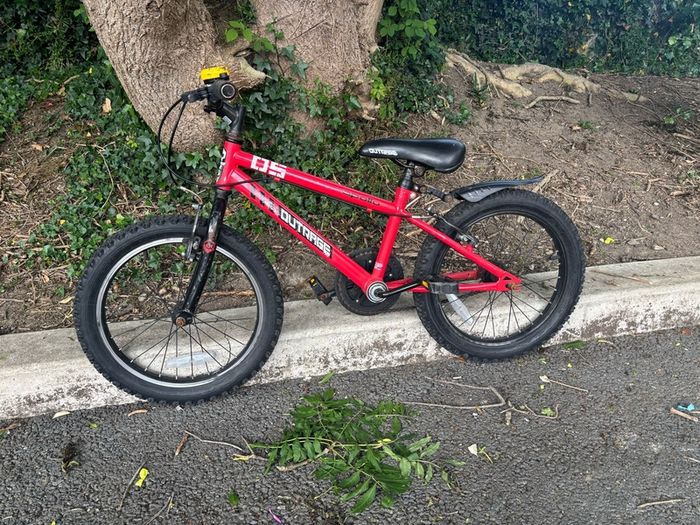 Apollo Outrage Kids Bike - 18" Wheel