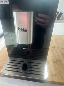Beko Bean to Cup Coffee Machine CEG3190B | Black Design |19 Bar Pressure-Stainless Steel| Includes One Touch LCD Control, Pre-brewing System & Removable Water Tank