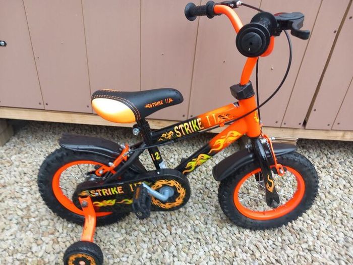 Kids strike bike size 12 inch wheels