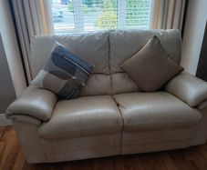 Beautiful set 2 x 2 seaters and 1 recliner chair