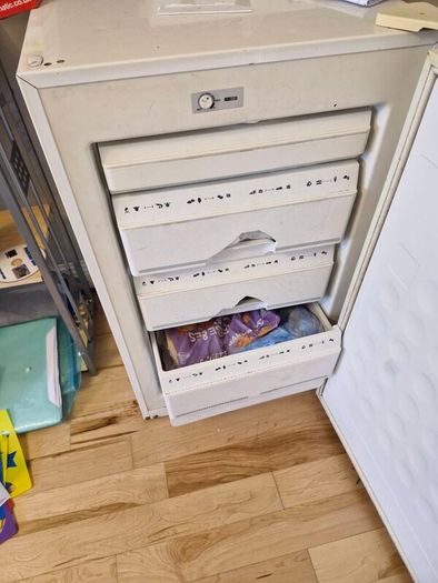 Powerpoint Freezer Free For Sale in Celbridge, Kildare from cornel1