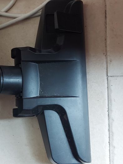Morphy Richards Vacuum Cleaner, Model 980564, Red, in excellent condition and great suction