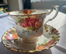 royal albert teacup & saucer set