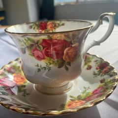 royal albert teacup & saucer set