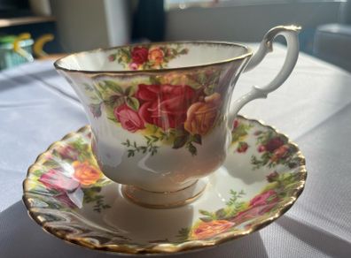 royal albert teacup & saucer set