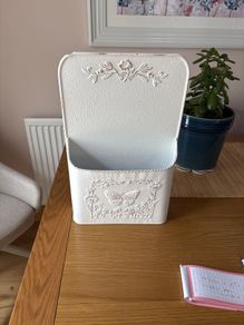 Metal storage hanging unit
