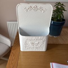 Metal storage hanging unit