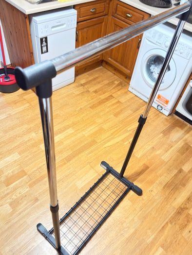 Adjustable Clothes Rack