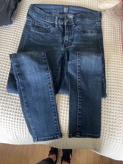 Gap jeans size 8