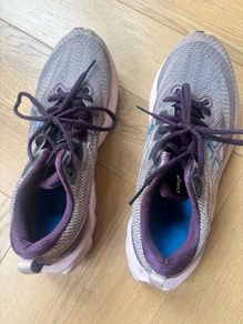 Asics woman's Novablast 2