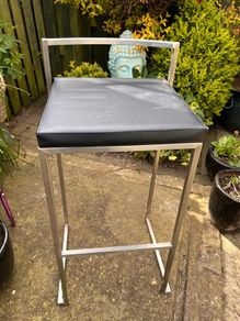 Kitchen island chair