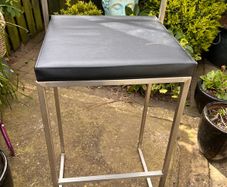 Kitchen island chair