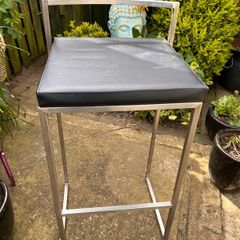 Kitchen island chair