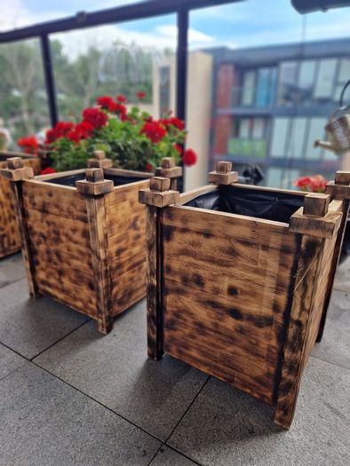 2 wooden planters