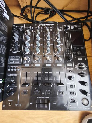 2x Denon Dj Sc5000 and Pioneer DJM850 for sale