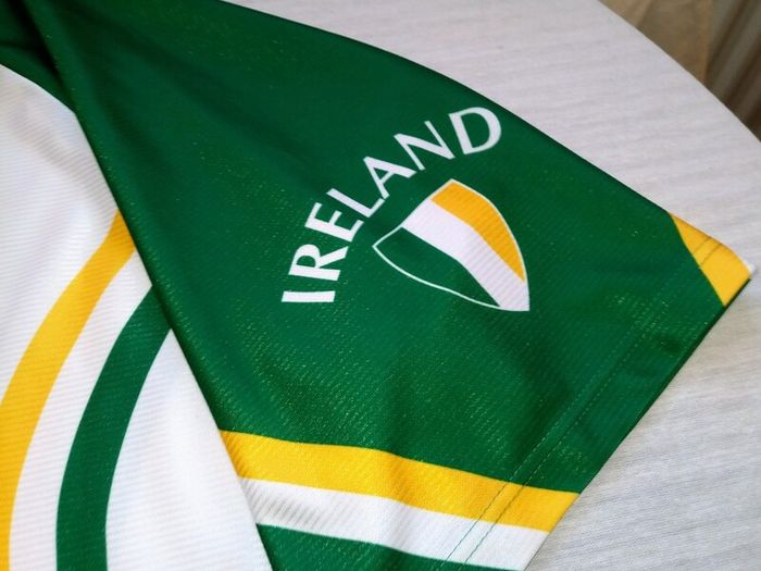 Rare Republic Of Ireland Soccer / GAA Crossover 2002 Japan/Korea World Cup Memorabilia O'Neills Jersey Size L Adults