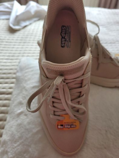 Skechers New 6.5