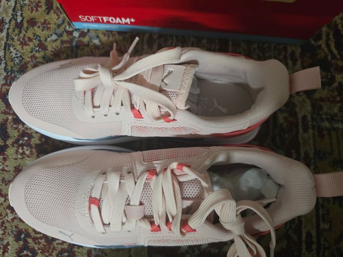 Girls shoes