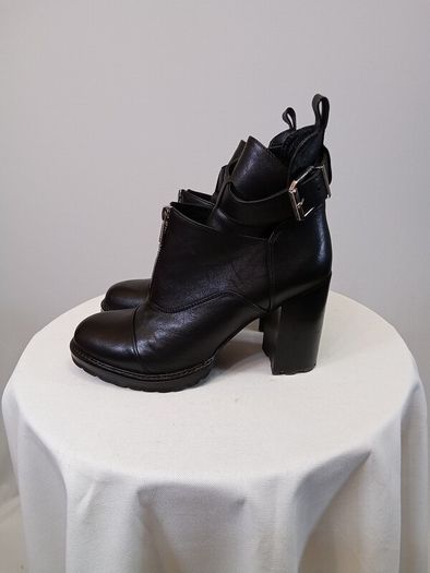 Women's boots