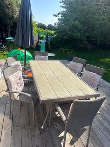 Outdoor table and 6 chairs