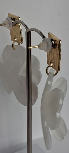 Hammered Square Stud Cream Hibiscus Floral Earrings
