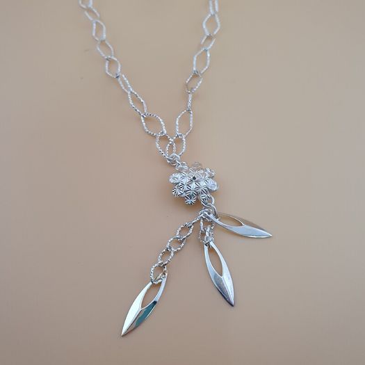 25 Sterling Silver Geometric Flower Pendant Necklace with Leaf Charms Modern Elegant Chain Jewelry