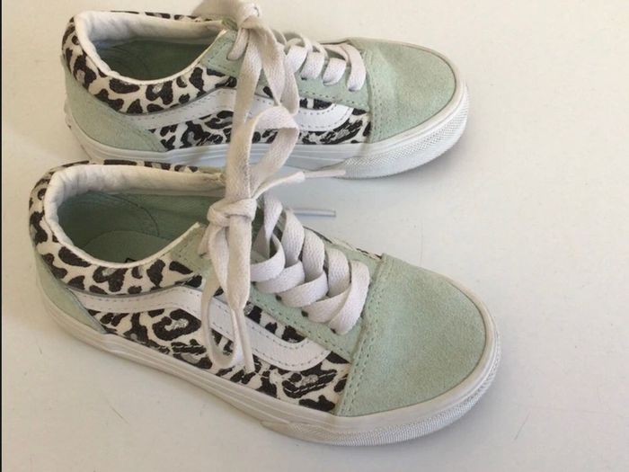 Little girls Vans Trainers in vgc Eu 27 Uk 10 infant