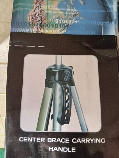 TRAVELER / 156cm Aluminium Tripod