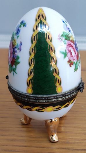 Vintage Porcelain Egg Hinged Trinket Box 3 Gold Legs Floral