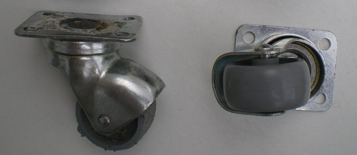 Castors Swivel Ball Bearing 32mm Quantity 2