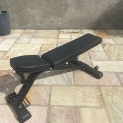 Weights Bench -Heavy Duty , adjustable , almost new.